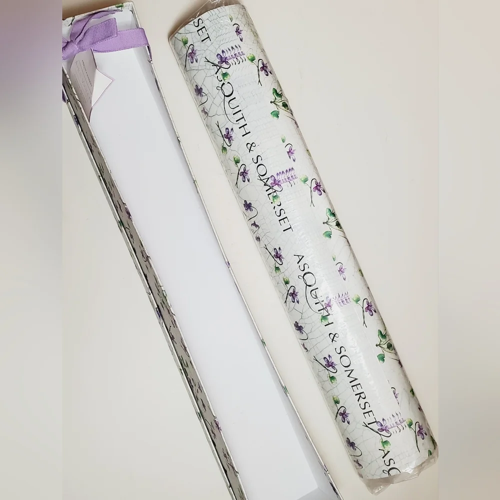 Asquith & Somerset April Violets Scented Drawer Linning Paper (6)